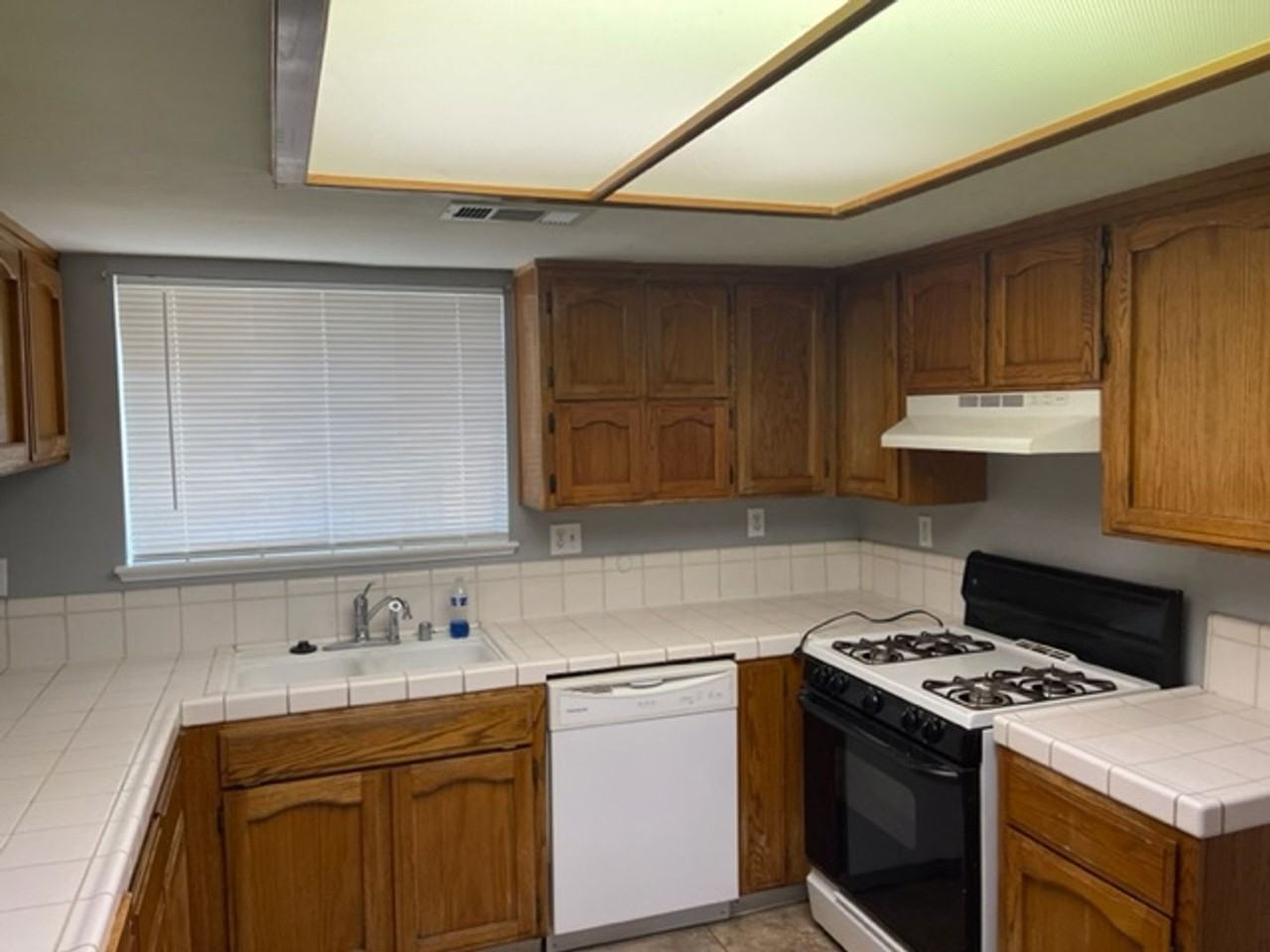 4604 Gardenwood Ln - Photo 4 of 7