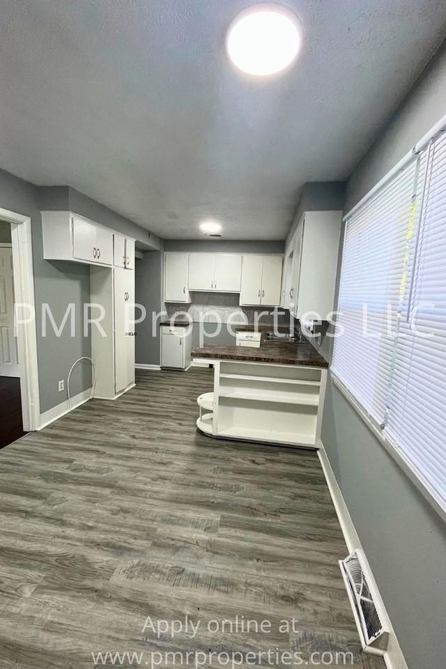 5616 N 28th Ave - Photo 2 of 10
