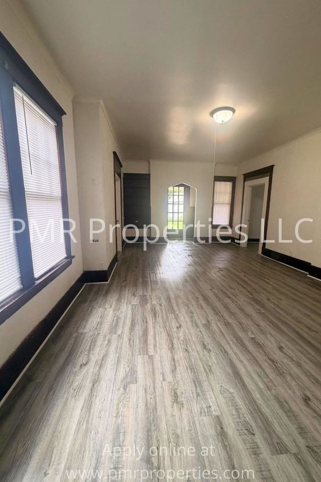 129 E Graham Ave - Photo 4 of 9