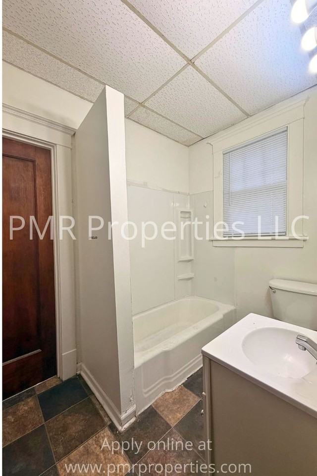 129 E Graham Ave - Photo 6 of 9