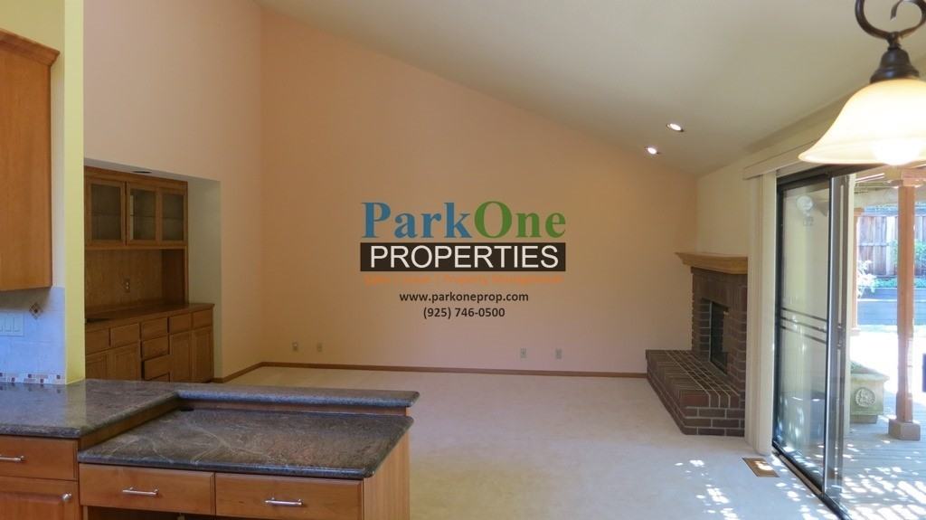 1245 Crown Ct - Photo 3 of 16