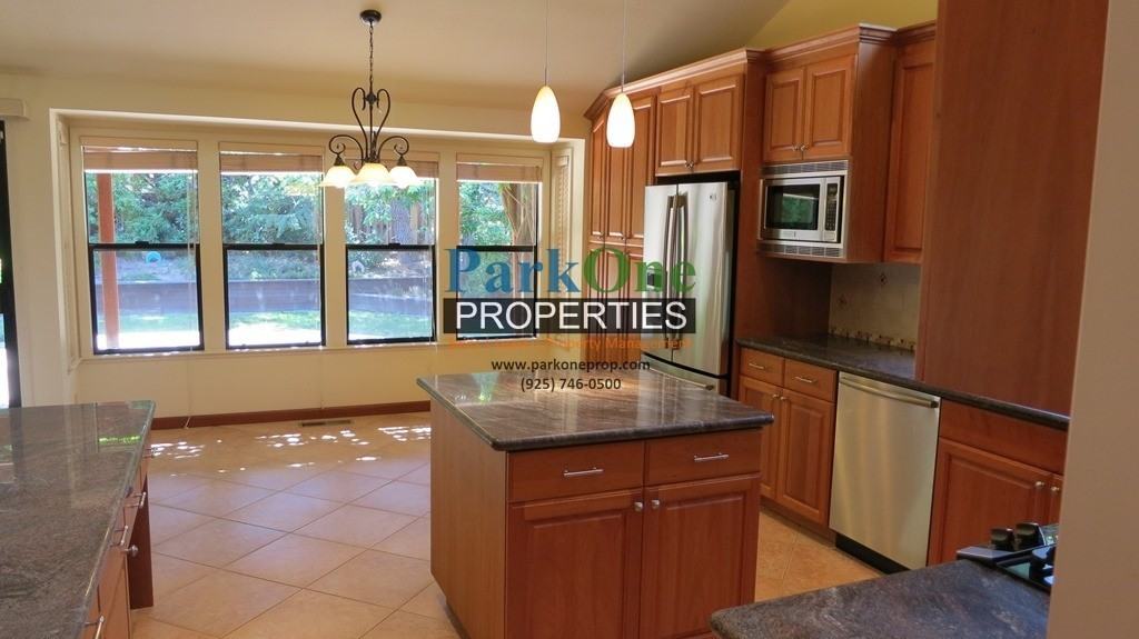 1245 Crown Ct - Photo 6 of 16
