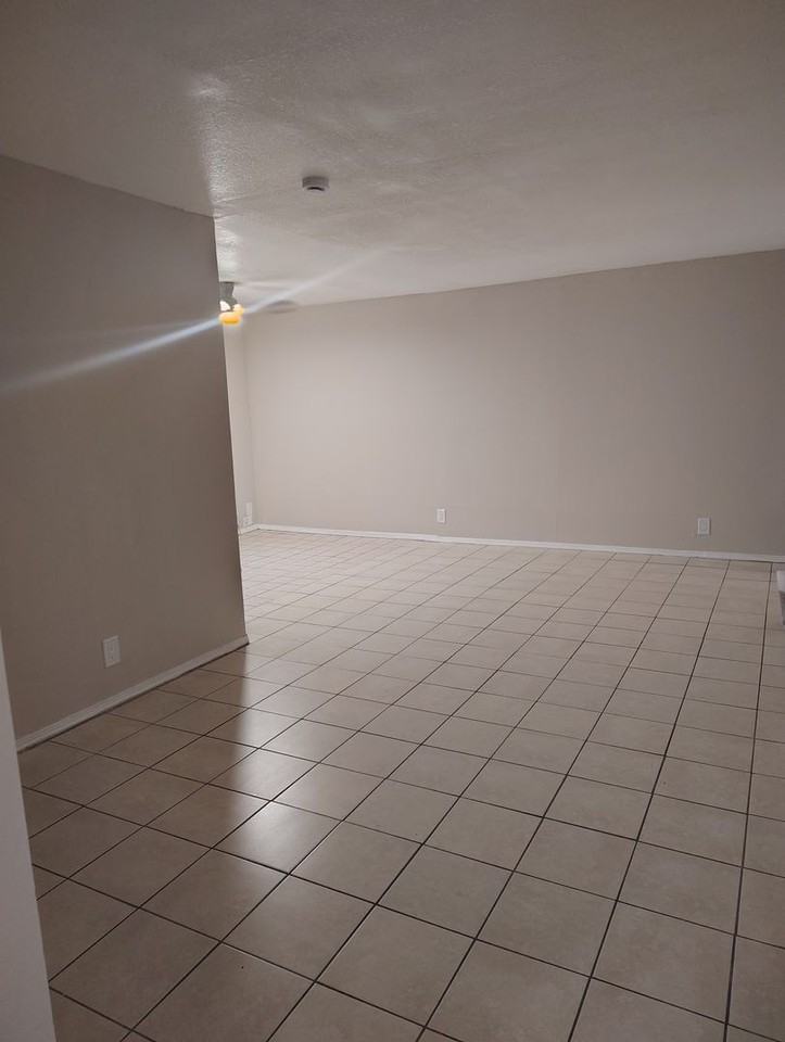 114 Sandia Rd Nw #C - Photo 5 of 12