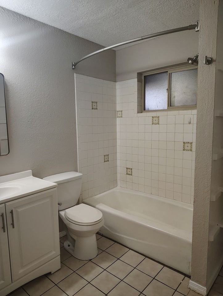 114 Sandia Rd Nw #C - Photo 7 of 12