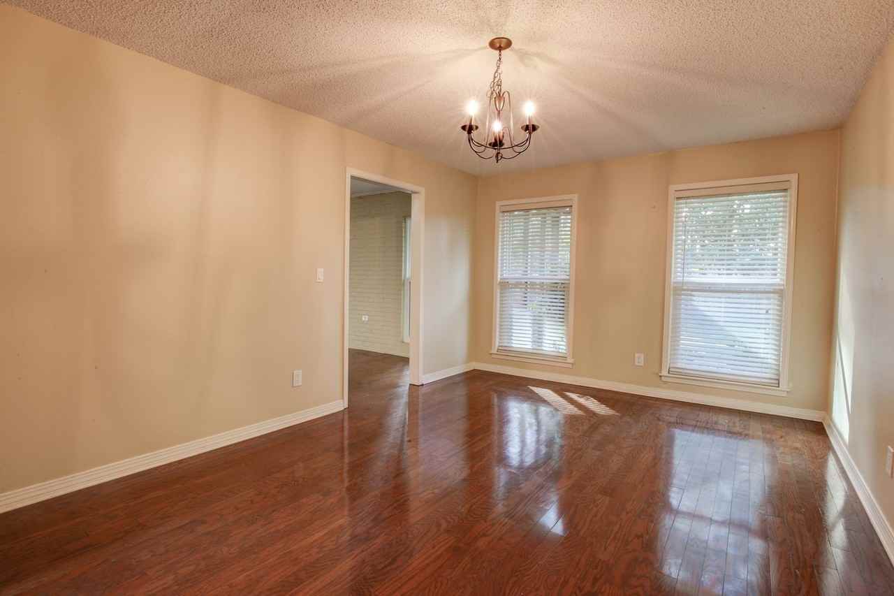 505 Evergreen St - Photo 5 of 14