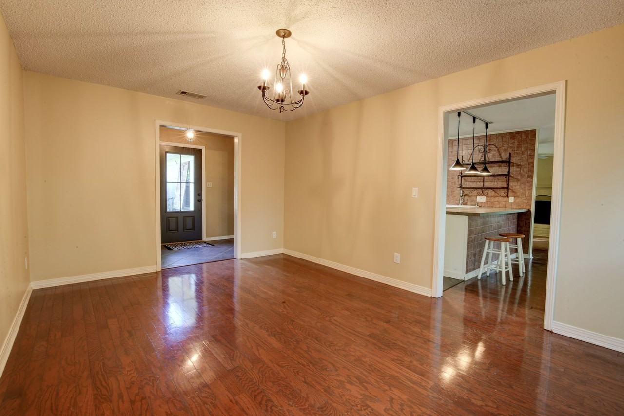 505 Evergreen St - Photo 6 of 14