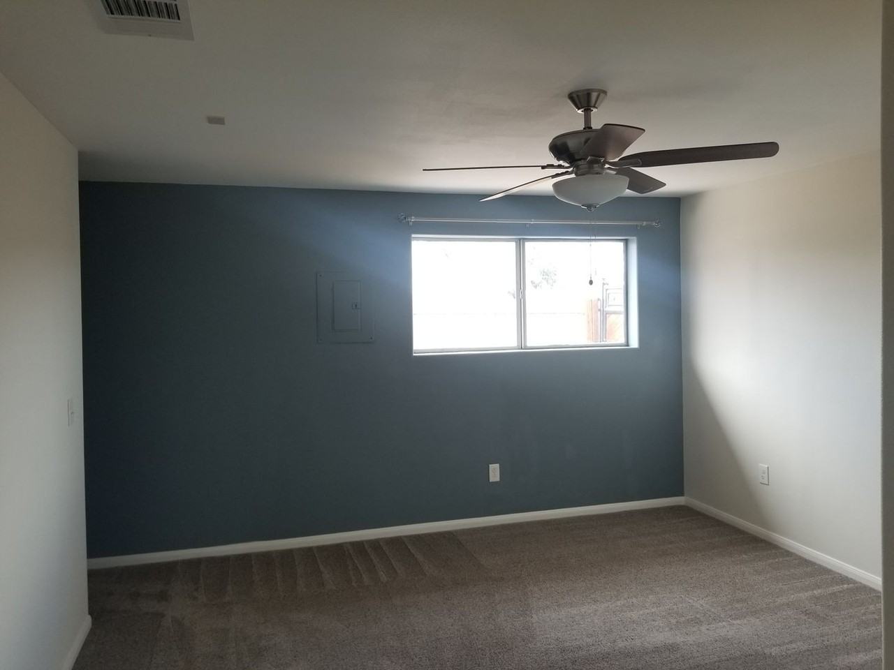 1276 Aurora Dr - Photo 3 of 13