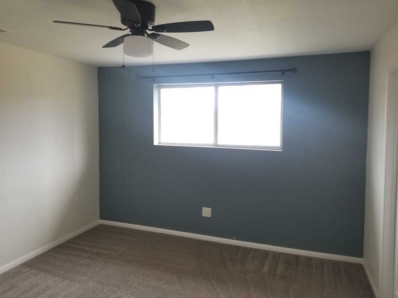 1276 Aurora Dr - Photo 5 of 13