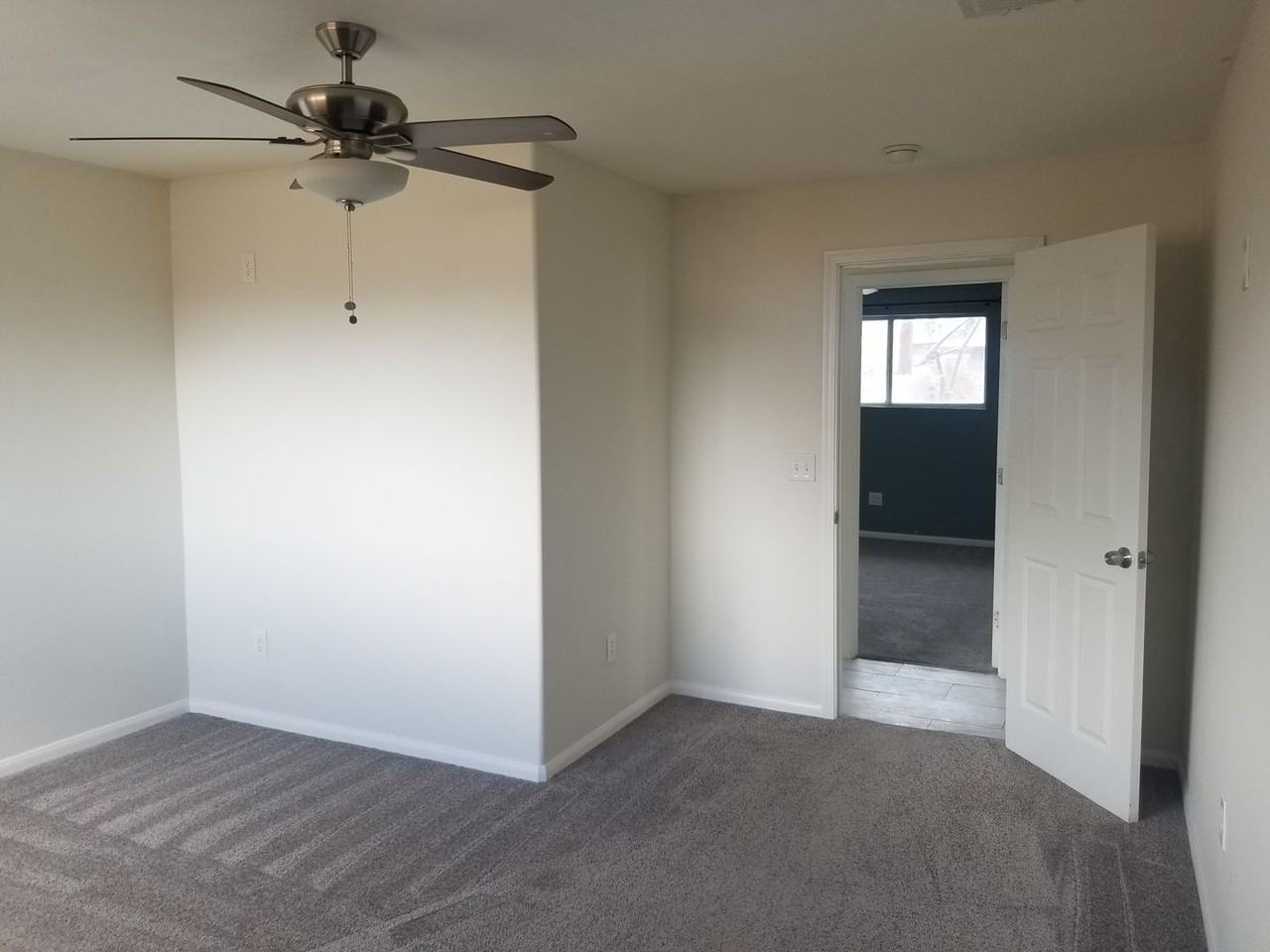 1276 Aurora Dr - Photo 7 of 13