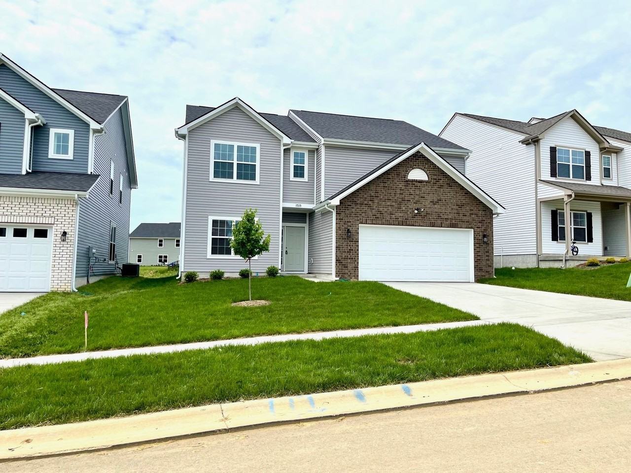 17115 Meander Way - Photo 2 of 37