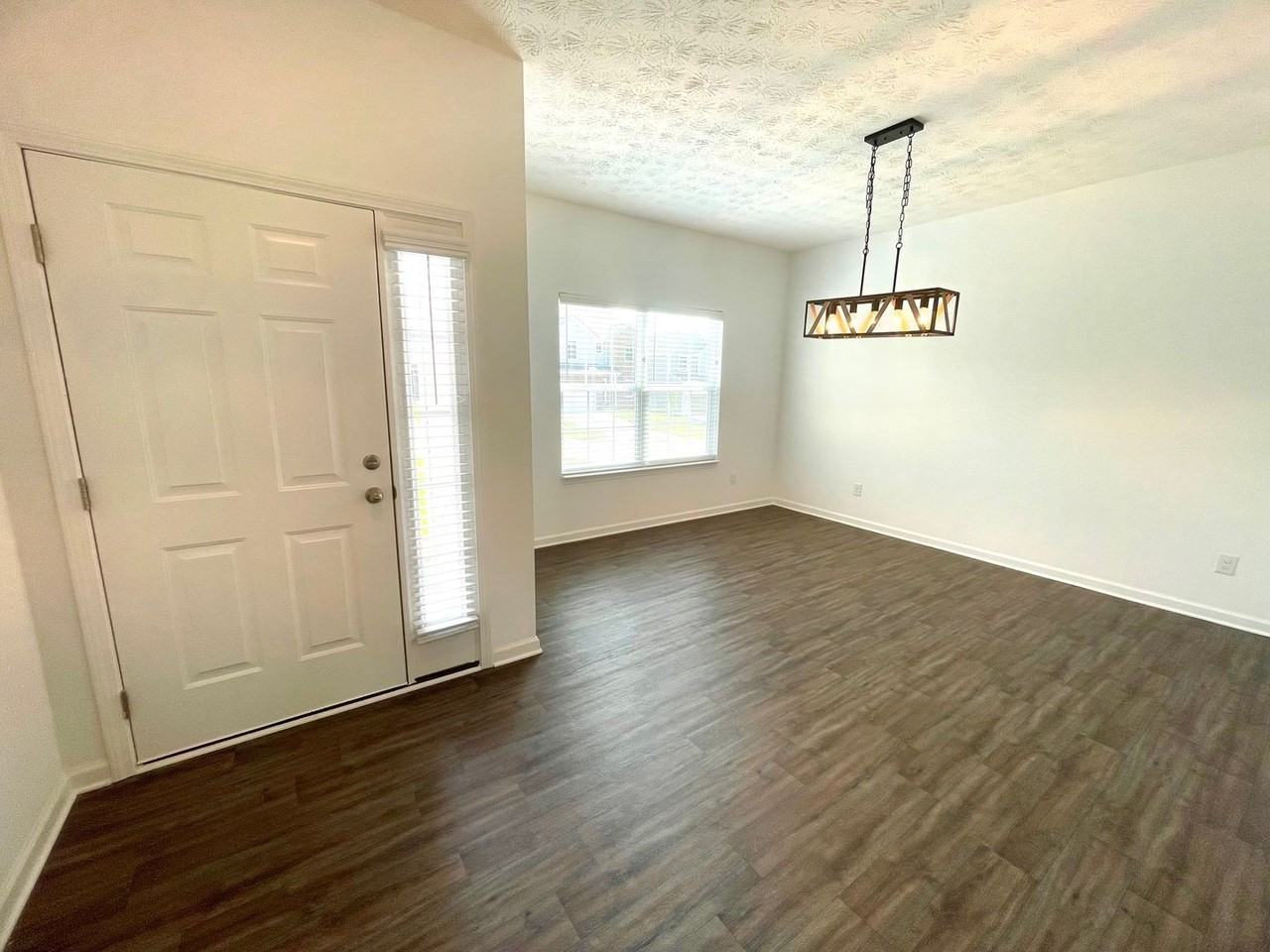 17115 Meander Way - Photo 3 of 37