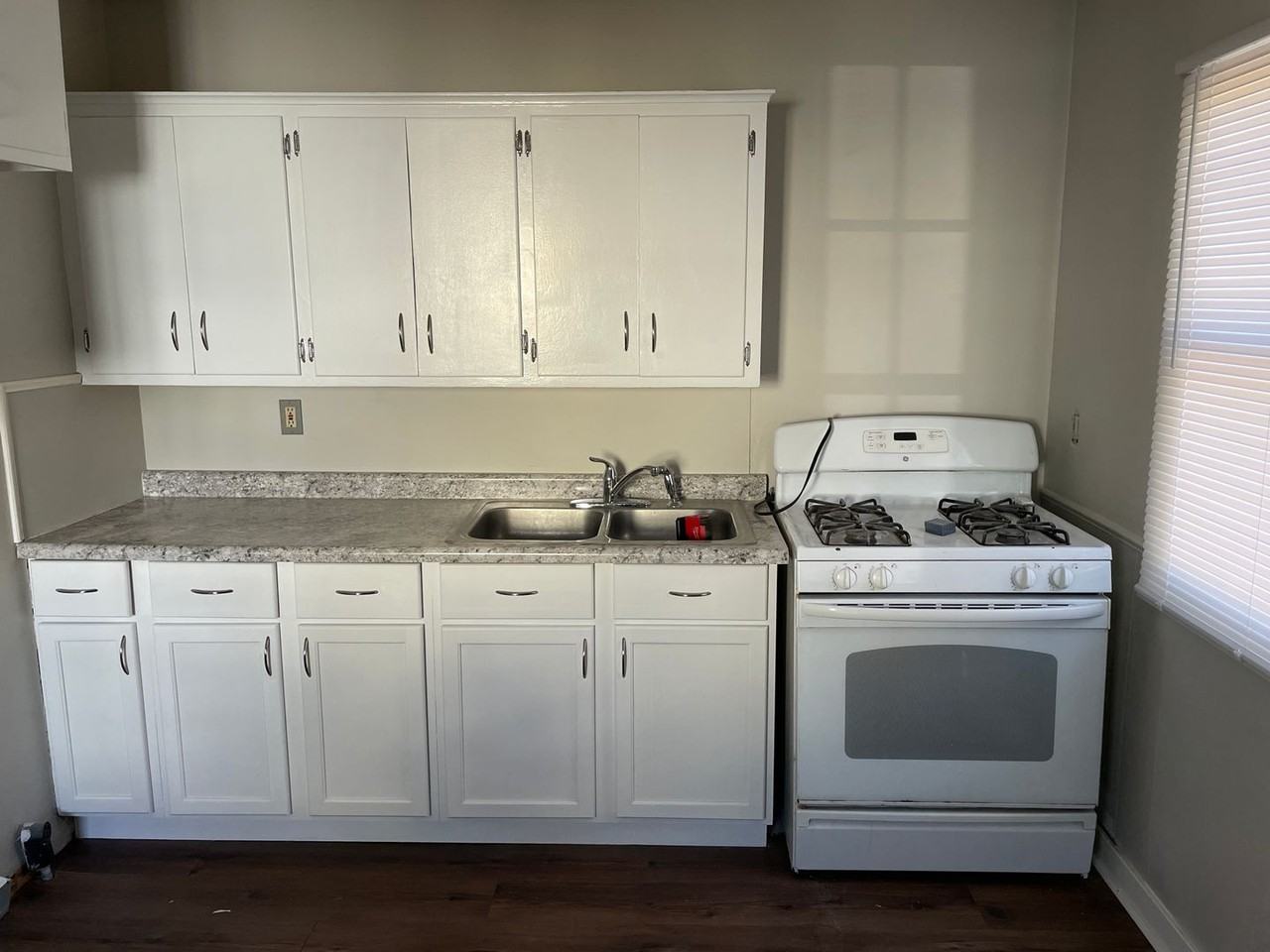 7504 Diane Ct - Photo 5 of 12