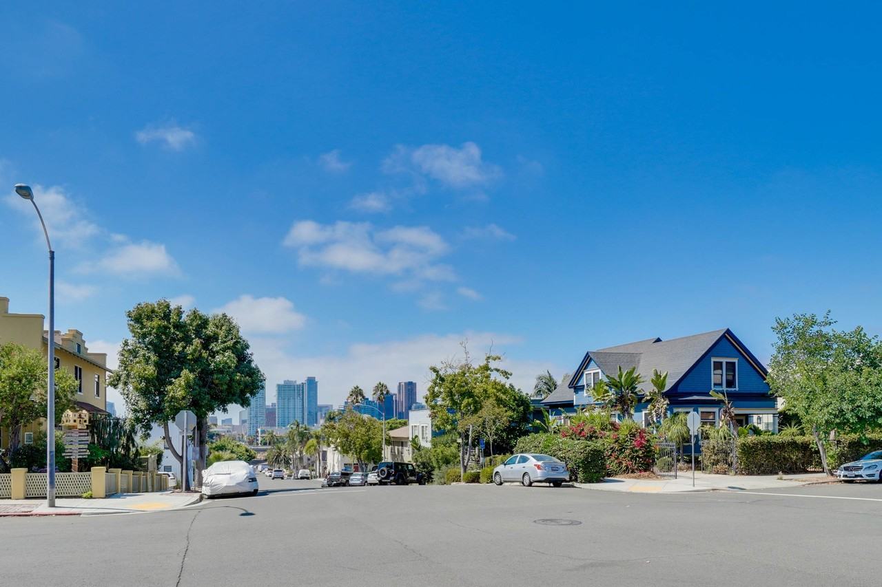 Golden View Apartments - Photo 7 of 35