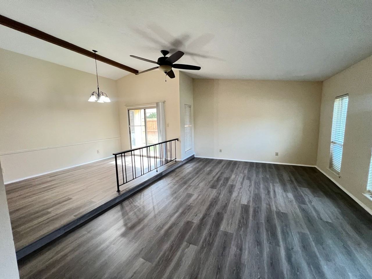 2107 Victoria Rd - Photo 3 of 39