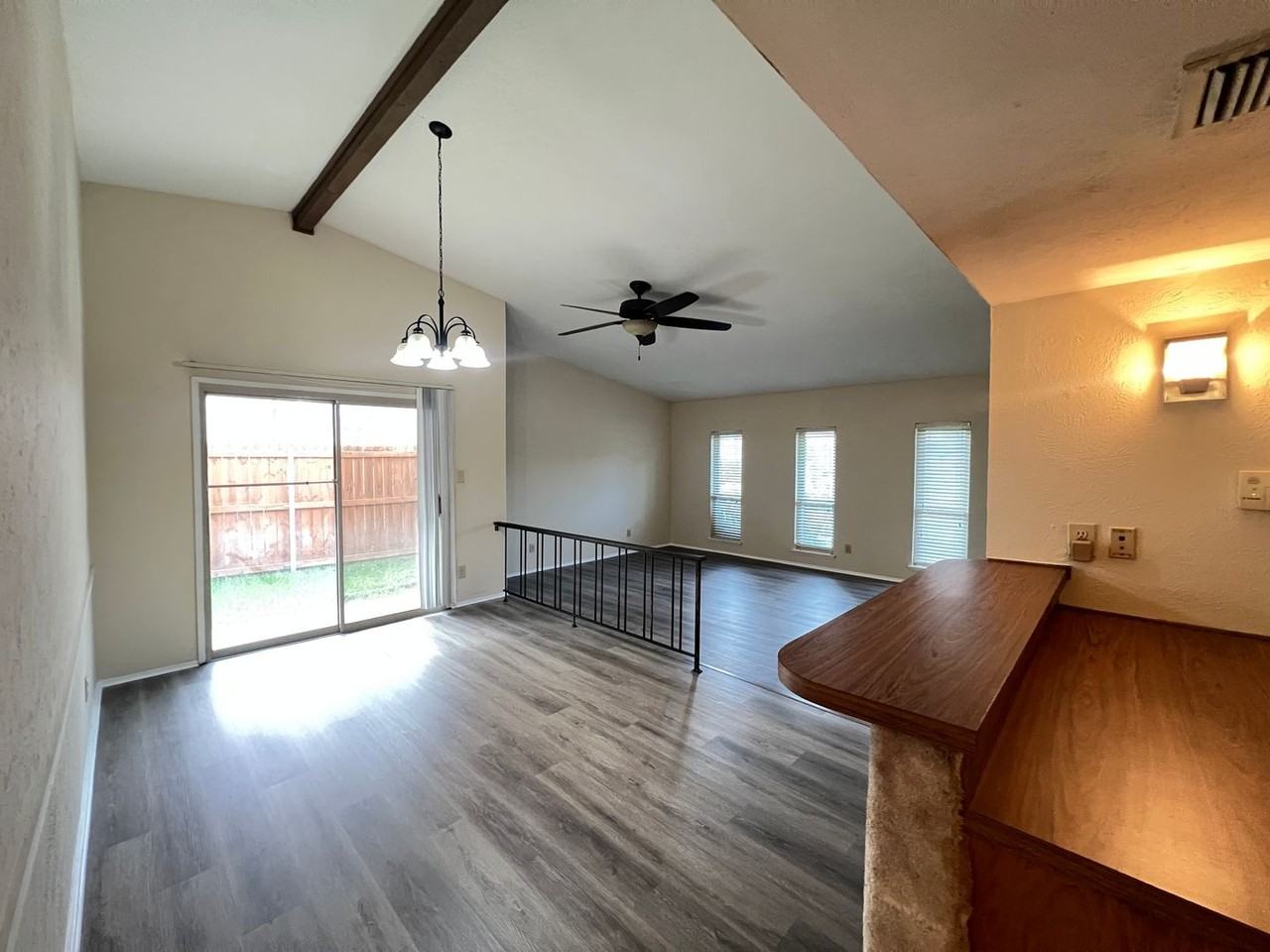 2107 Victoria Rd - Photo 4 of 39