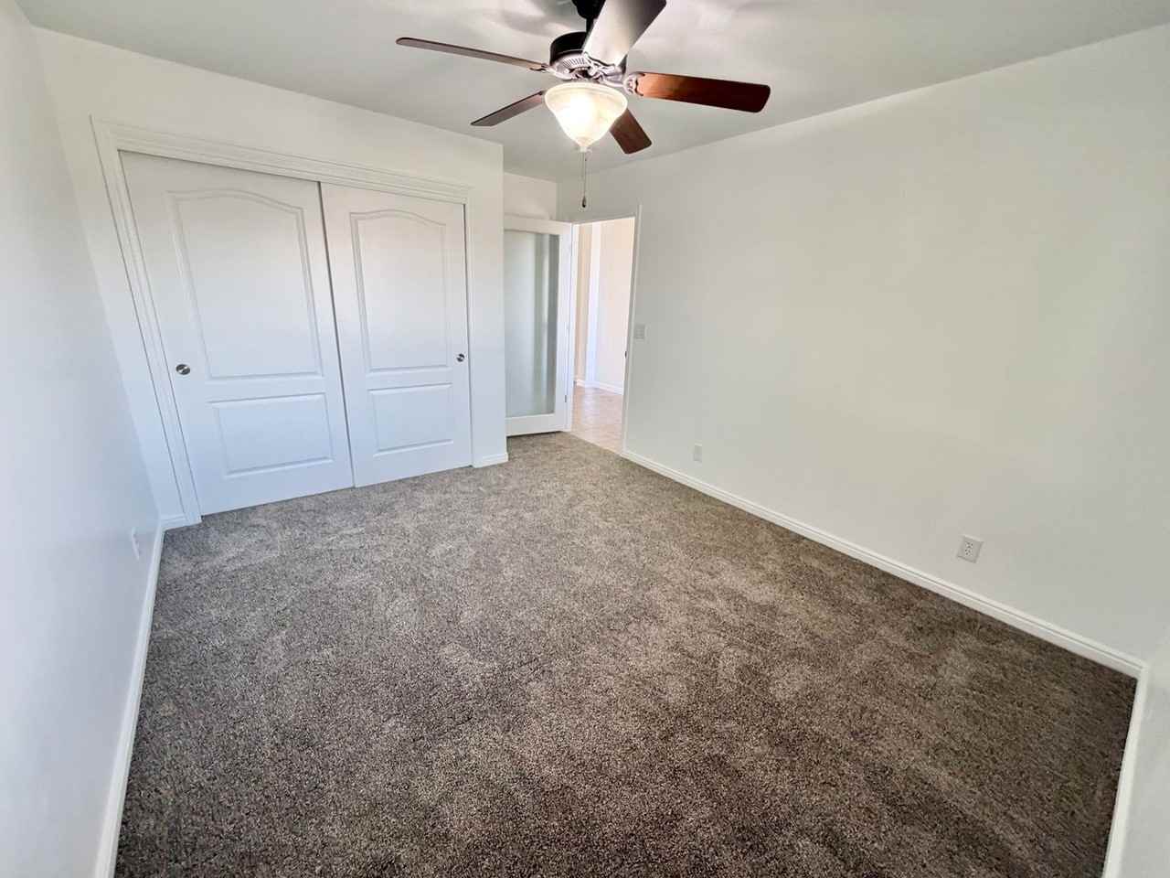 1009 W 4100 S - Photo 6 of 40
