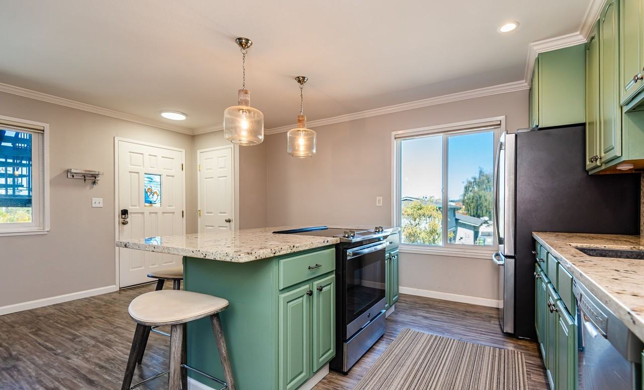 815 Balboa Ave #201 - Photo 3 of 11