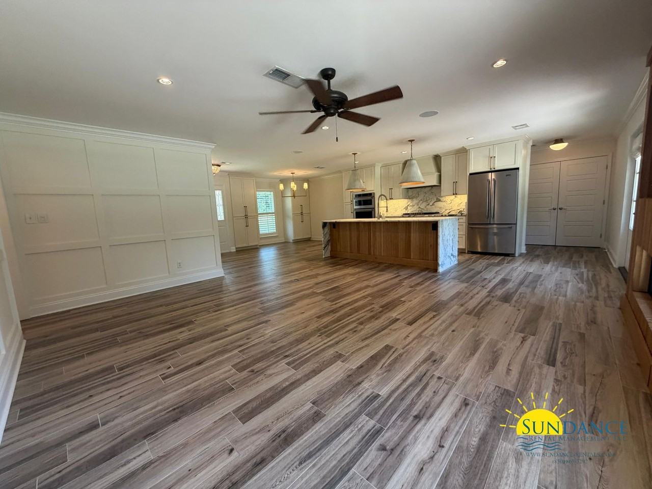 224 Yacht Club Dr Ne - Photo 2 of 27