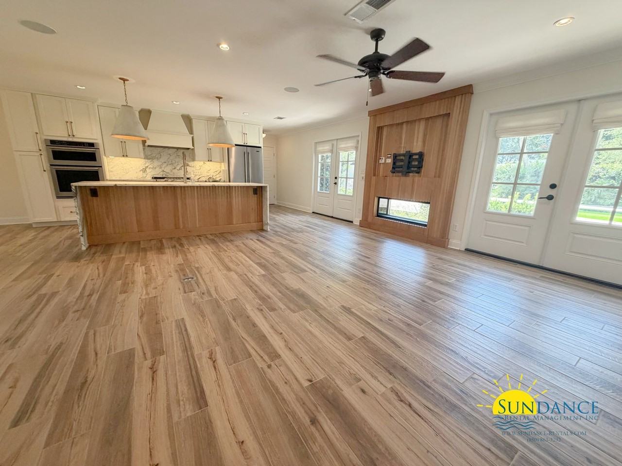 224 Yacht Club Dr Ne - Photo 3 of 27