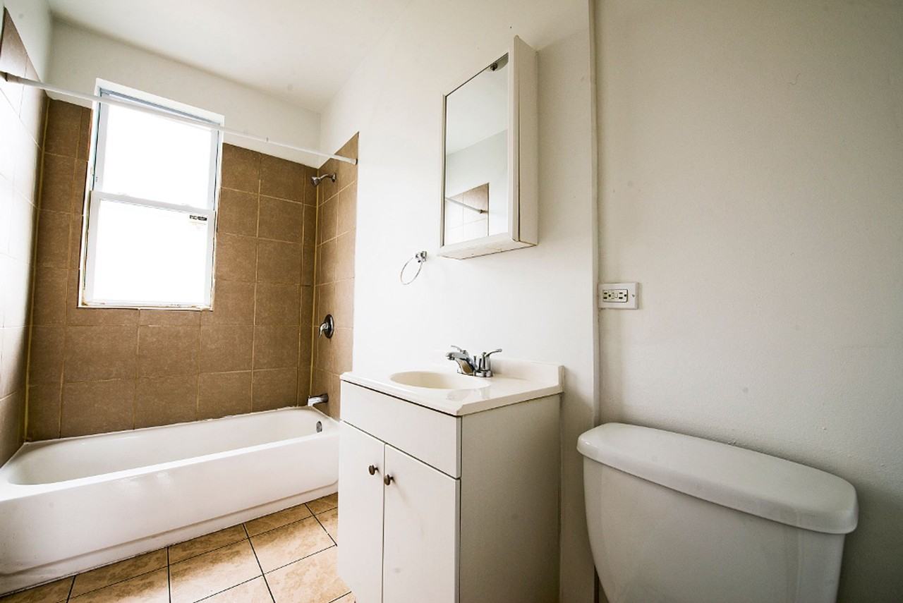 7053 S St Lawrence - Photo 2 of 22