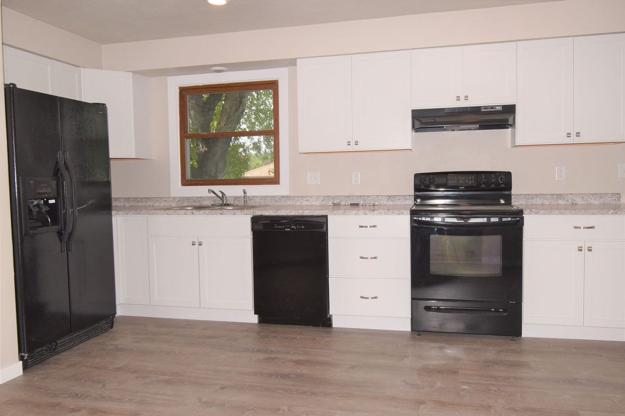 1222 W Weiland Ln - Photo 4 of 13