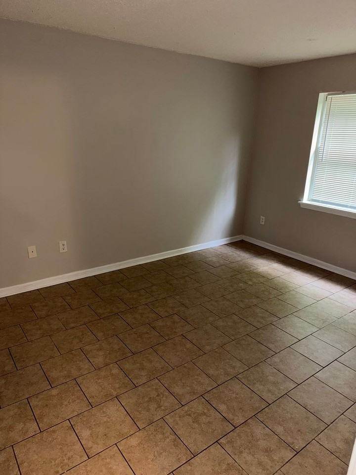 515 Mystic Dr - Photo 5 of 5