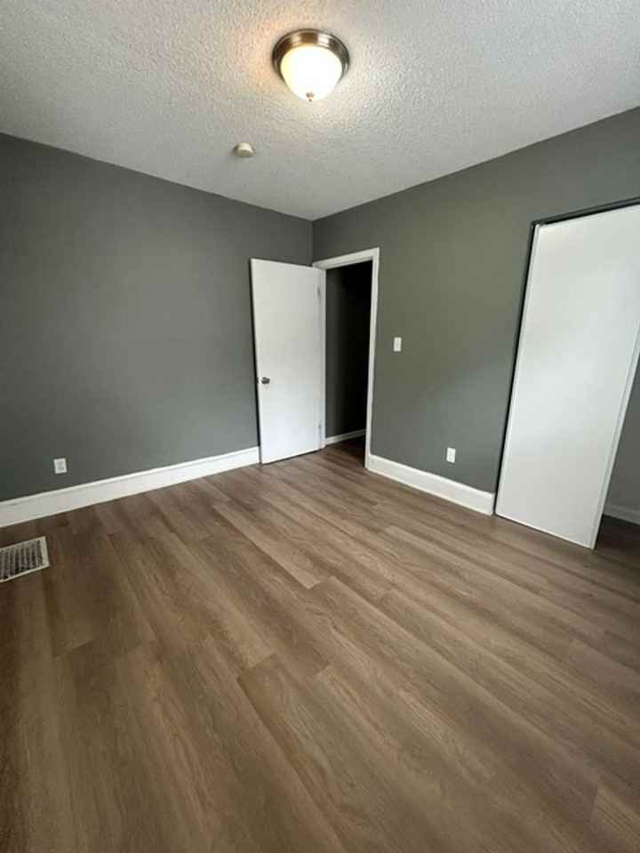 1706 S Arlington Ave - Photo 7 of 20