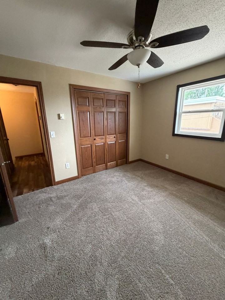 1523 7th Ave Sw - Photo 3 of 16