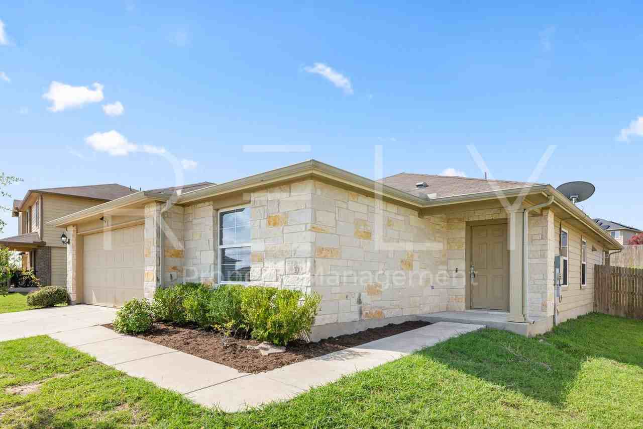 146 Leon River Loop - Photo 2 of 36