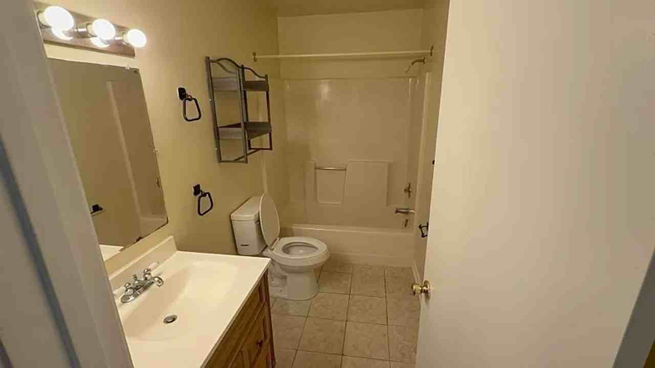 241 Pheasant Run Dr - Photo 5 of 11