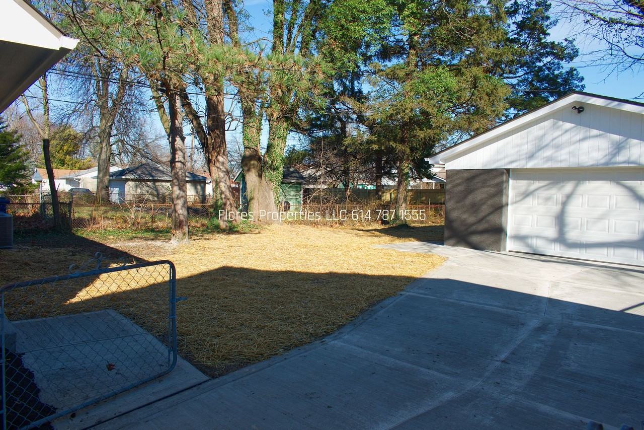 3762 Beulah Rd - Photo 4 of 38