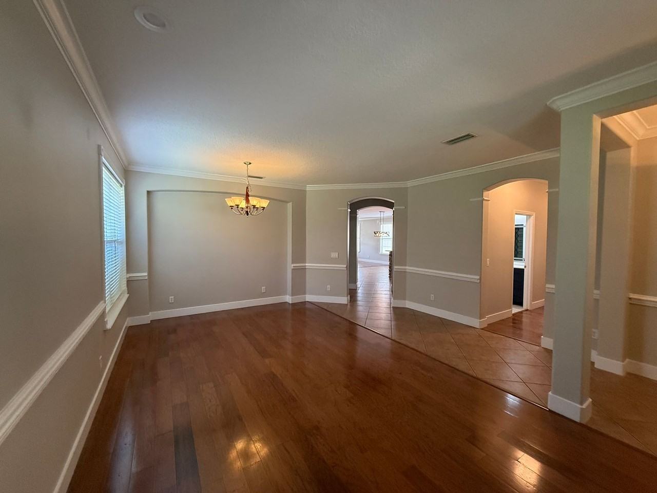 6719 Romney Ln - Photo 3 of 31