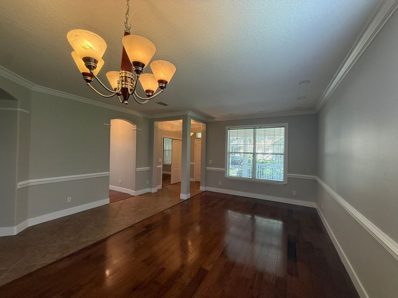 6719 Romney Ln - Photo 4 of 31