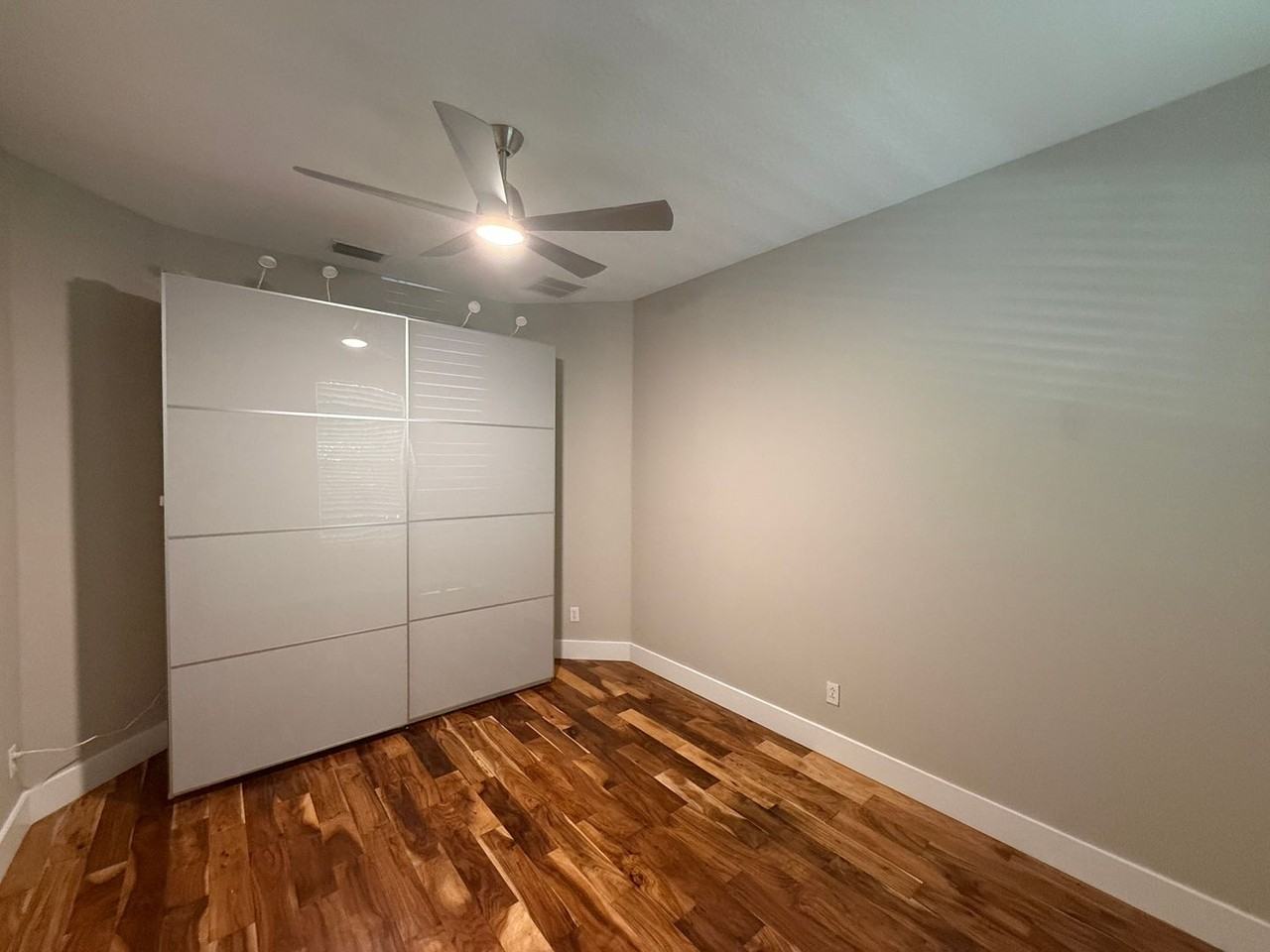 6719 Romney Ln - Photo 5 of 31