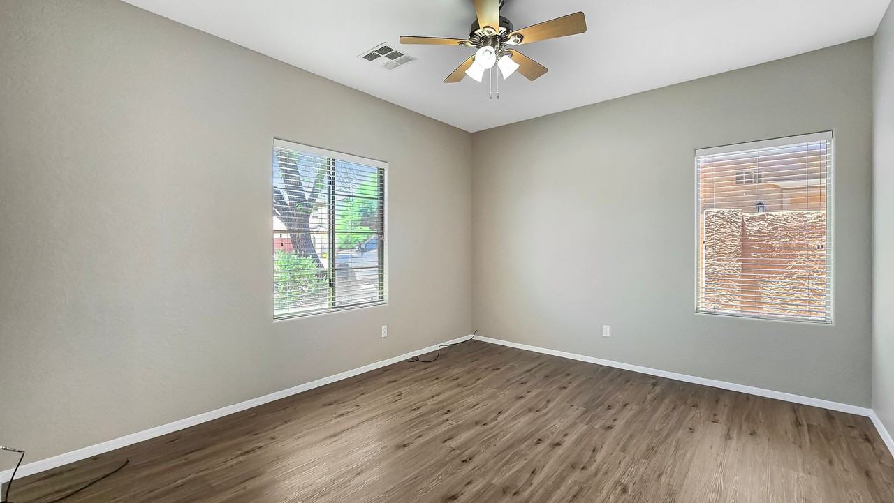 9912 W Marguerite Ave - Photo 5 of 40