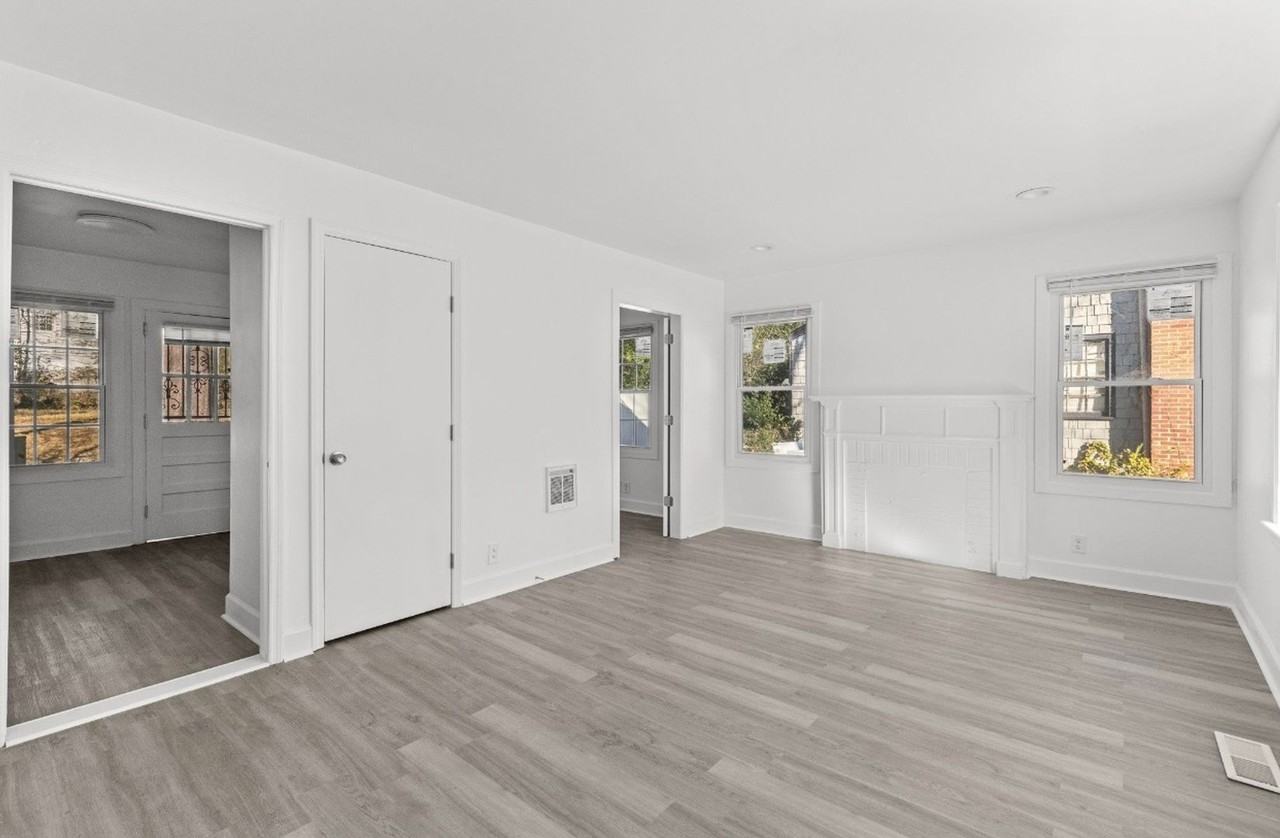 9036 Beverly Dr N - Photo 3 of 11