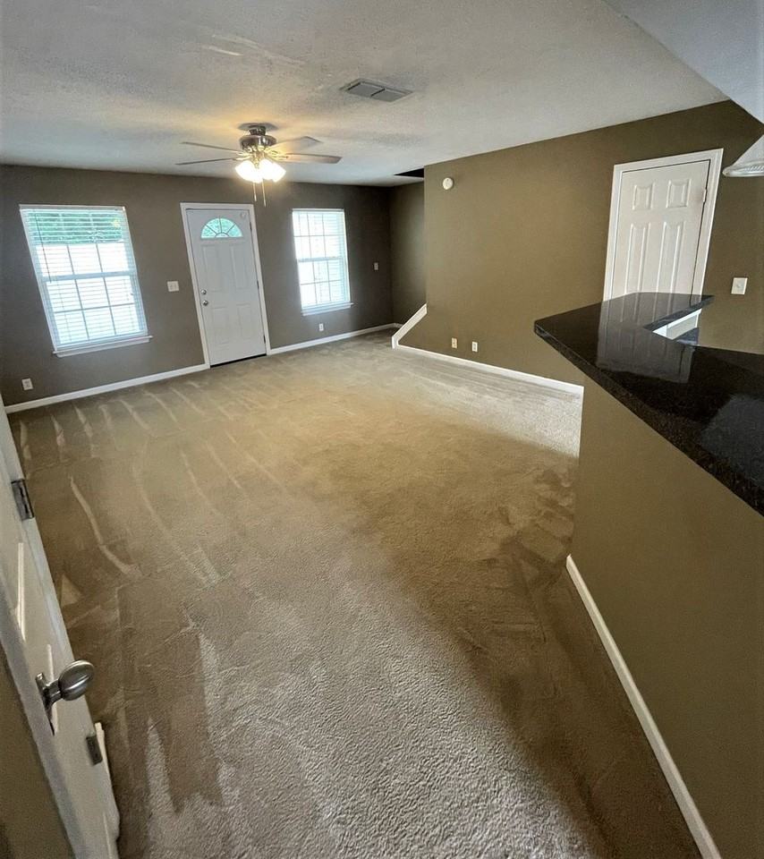 3164 Prater Ct - Photo 3 of 19