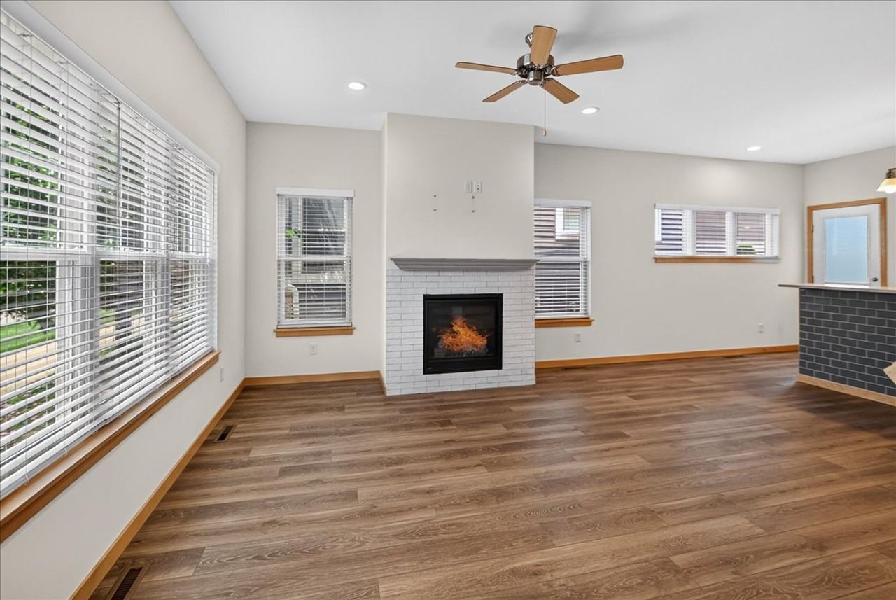 5144 Argus Ln - Photo 6 of 36