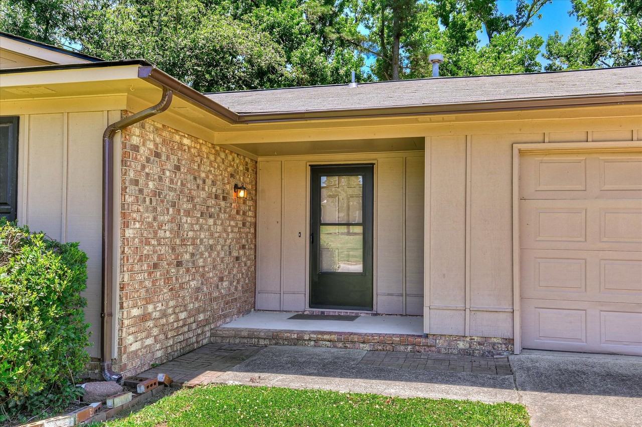 4532 Hillside Dr - Photo 4 of 32
