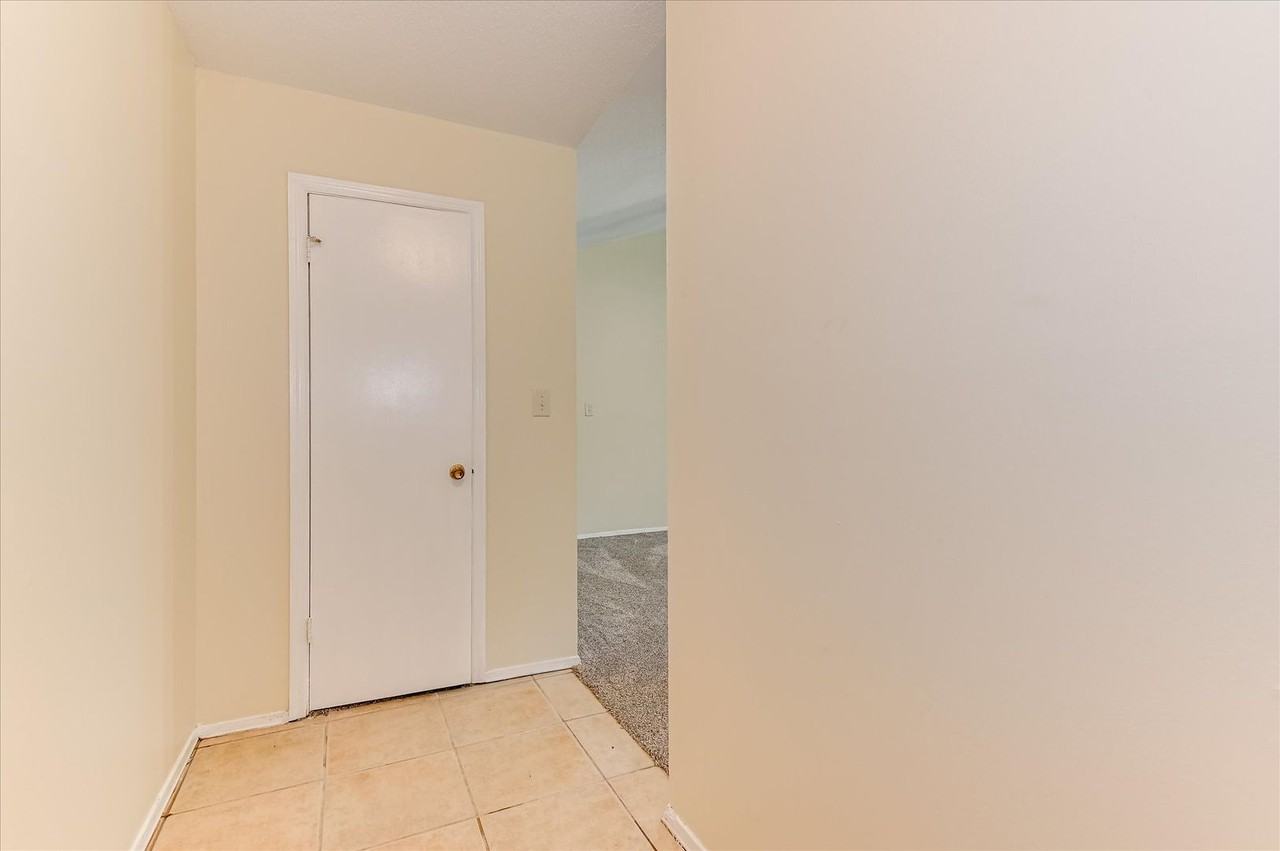 4532 Hillside Dr - Photo 6 of 32