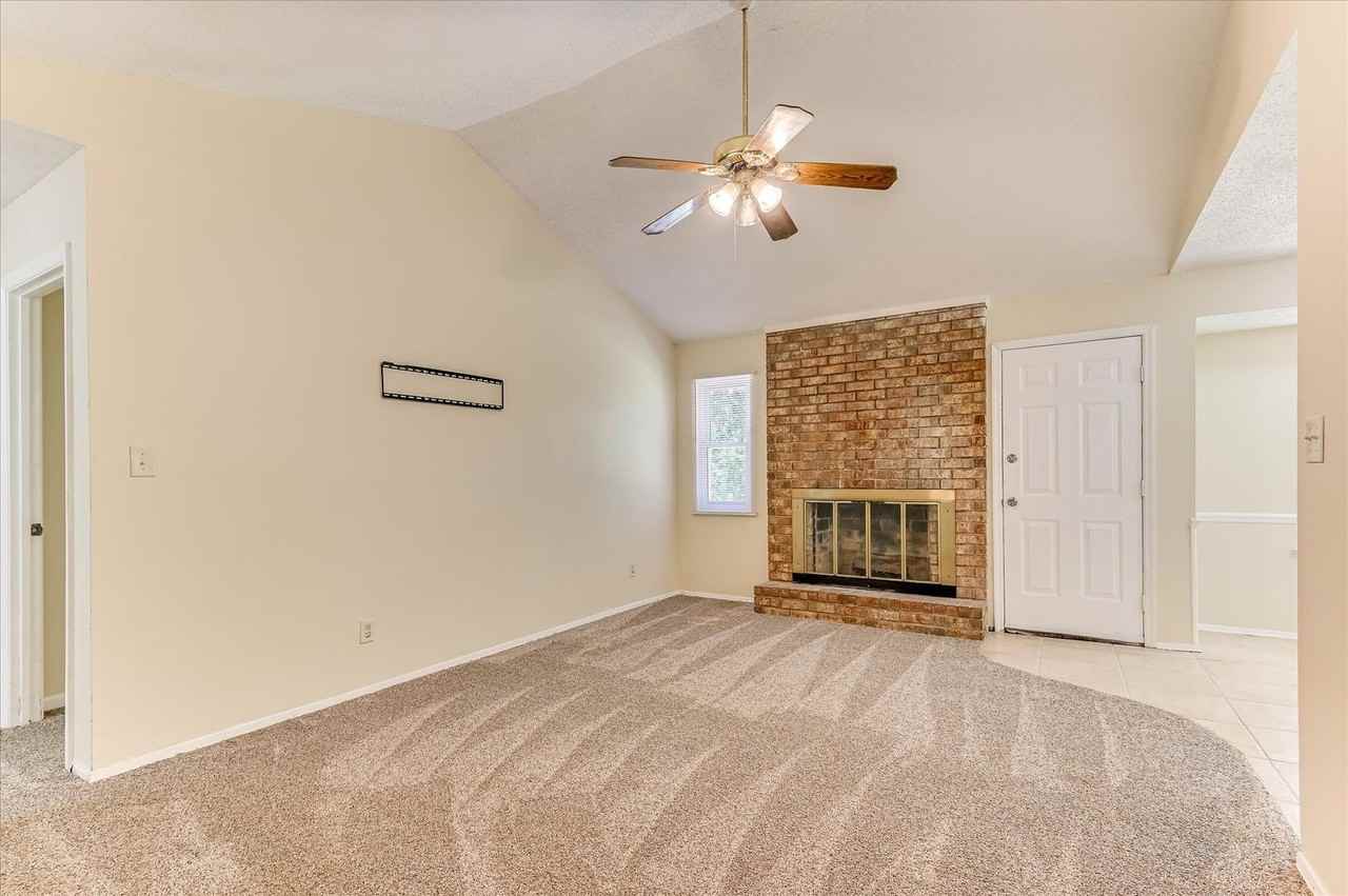 4532 Hillside Dr - Photo 7 of 32