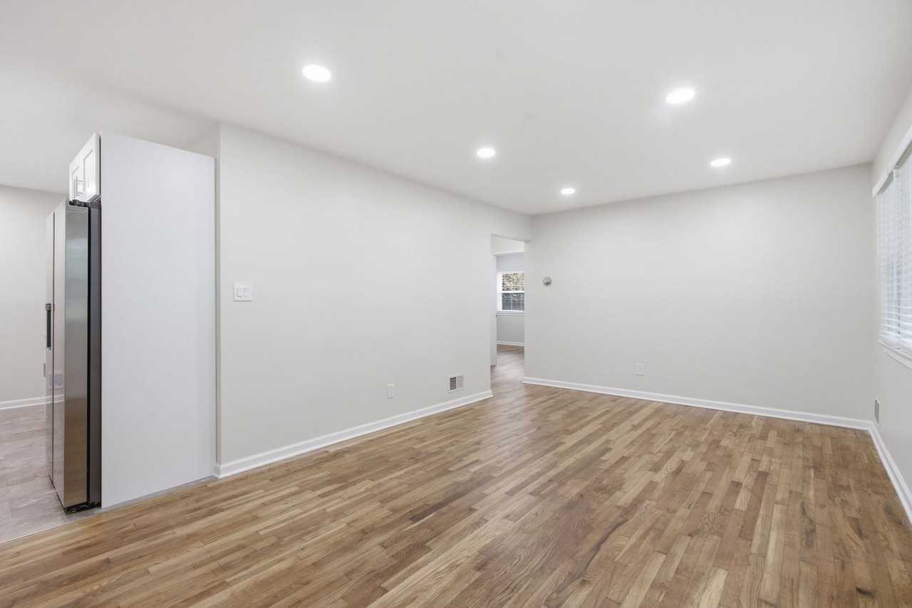 18 Grandin Cir - Photo 5 of 43