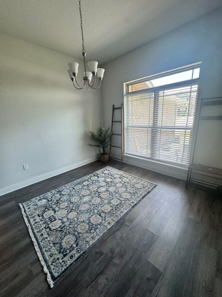 5746 Periwinkle Ln - Photo 4 of 34