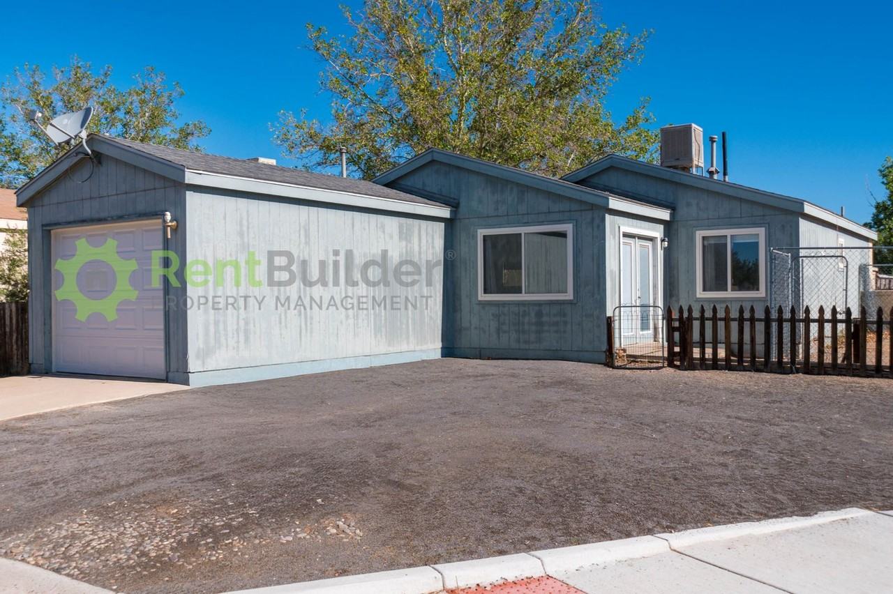 1864 Blackberry Rd Ne - Photo 2 of 24