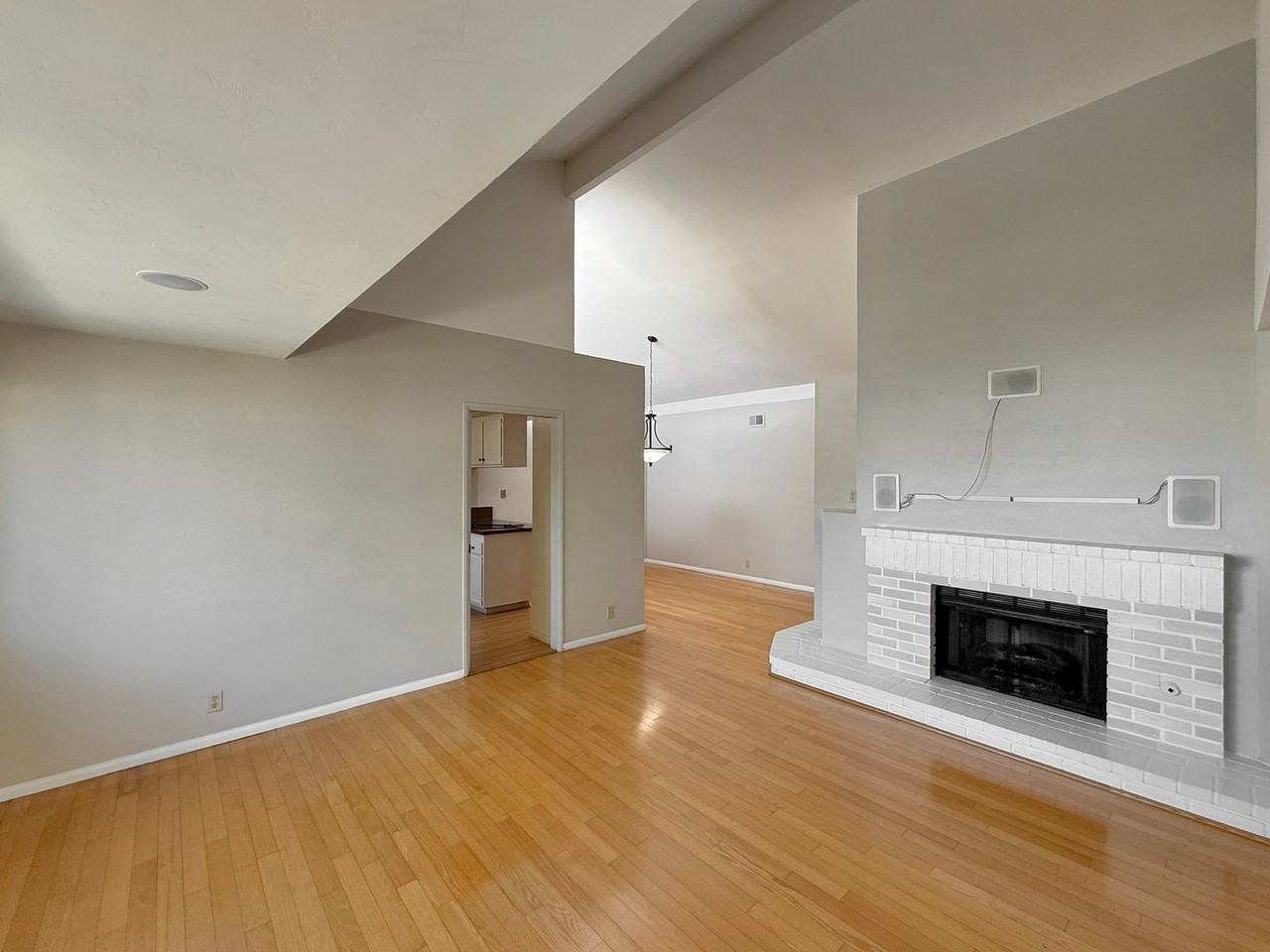 179 Bronze Way - Photo 3 of 18