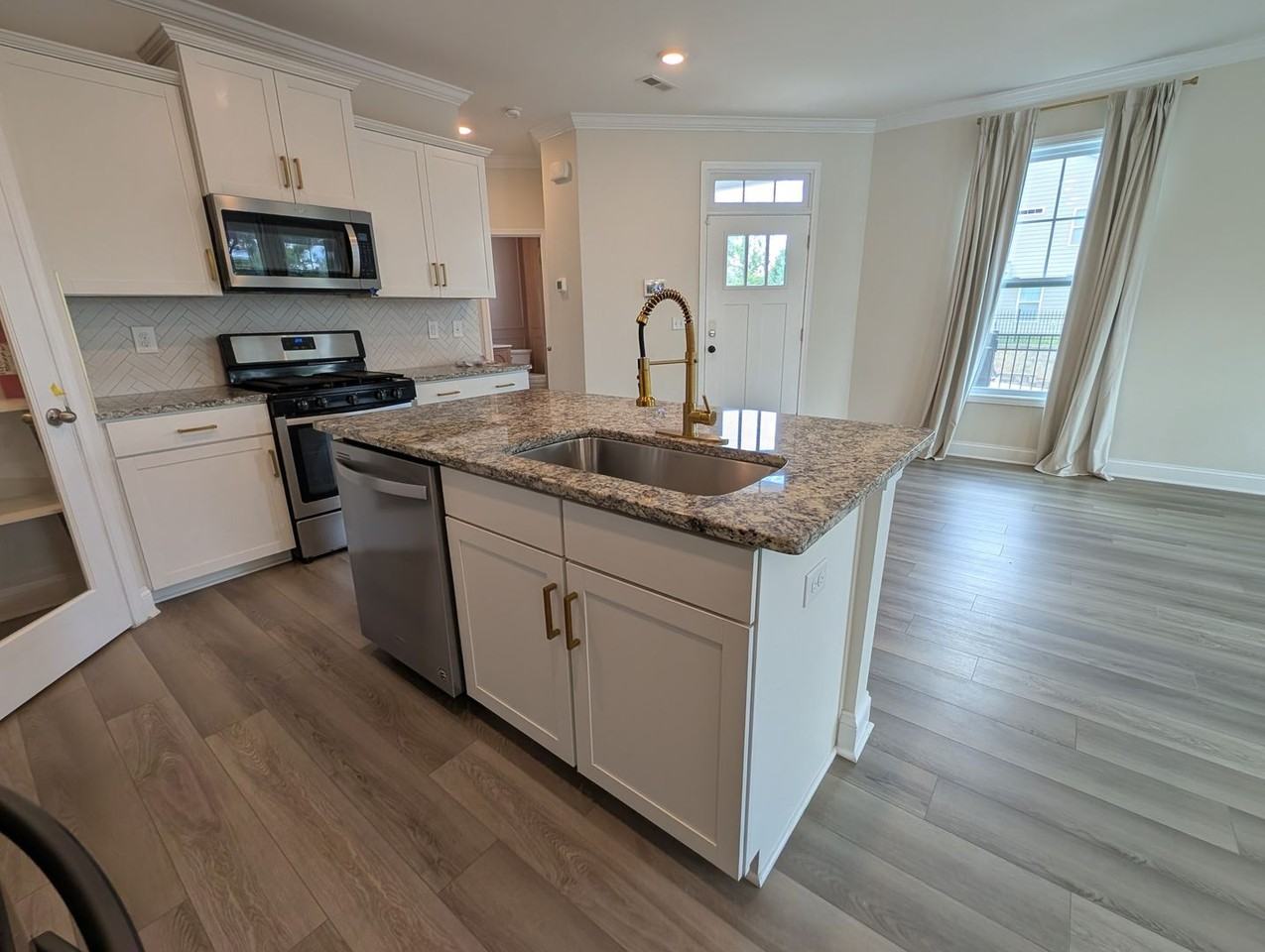 634 Cypress Glen Ln - Photo 2 of 34