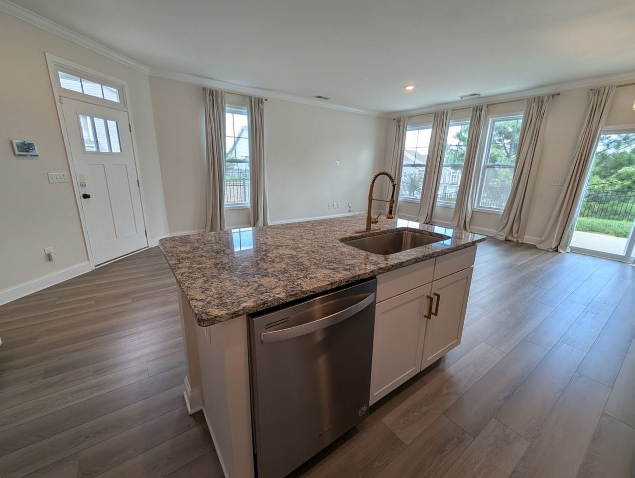 634 Cypress Glen Ln - Photo 4 of 34