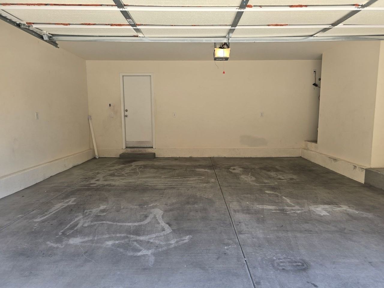 9160 Column Ct - Photo 5 of 37