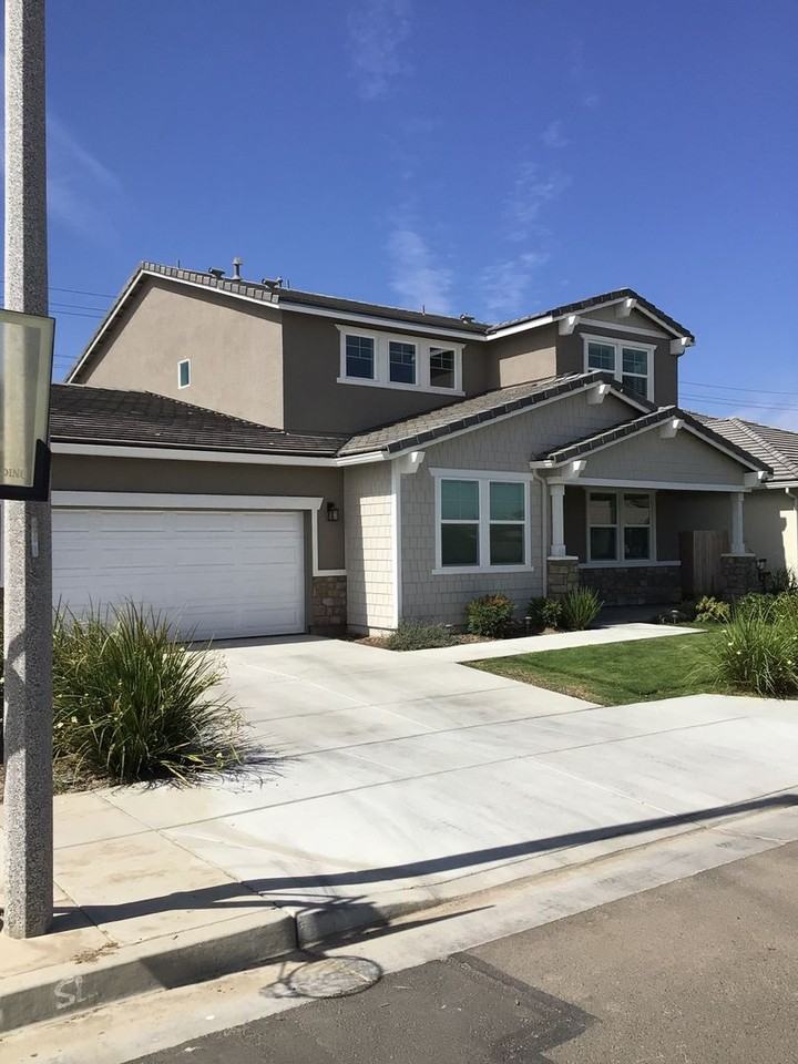 2901 Sand Hills Ave - Photo 2 of 33