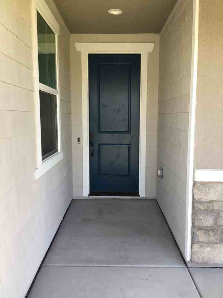 2901 Sand Hills Ave - Photo 3 of 33